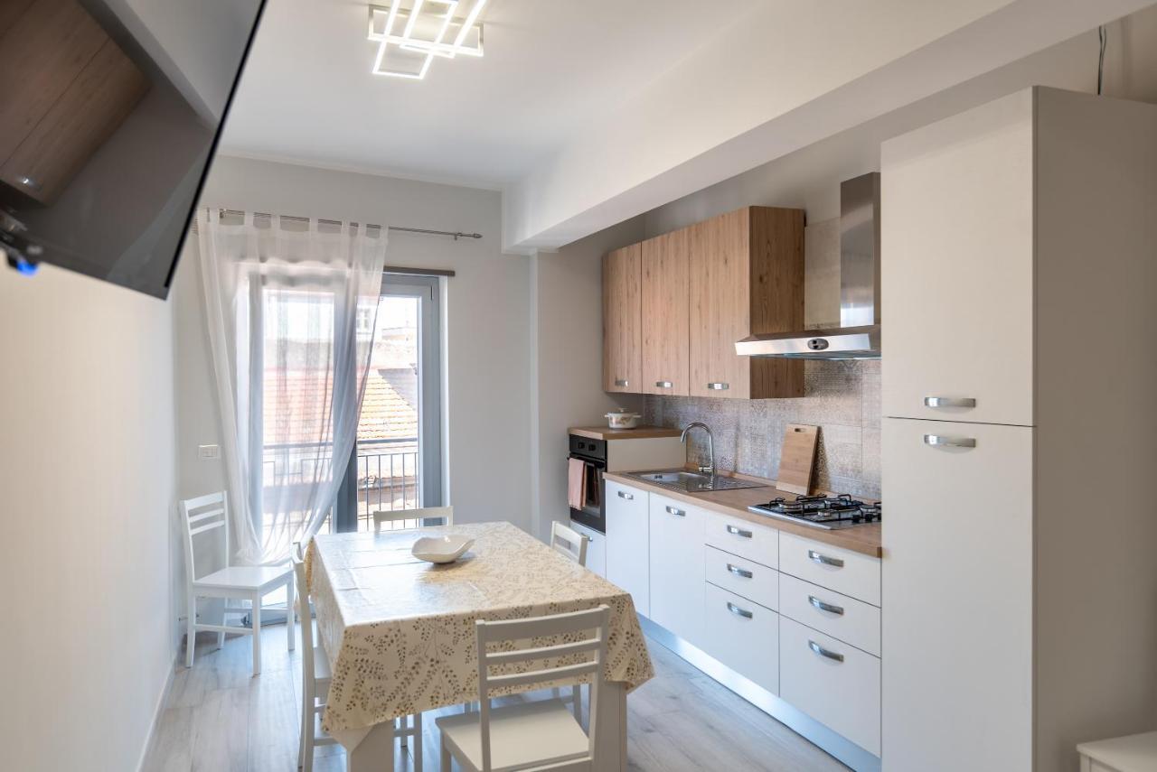 Appartamento Moderno In Centro Citta 산타가타디밀리텔로 외부 사진