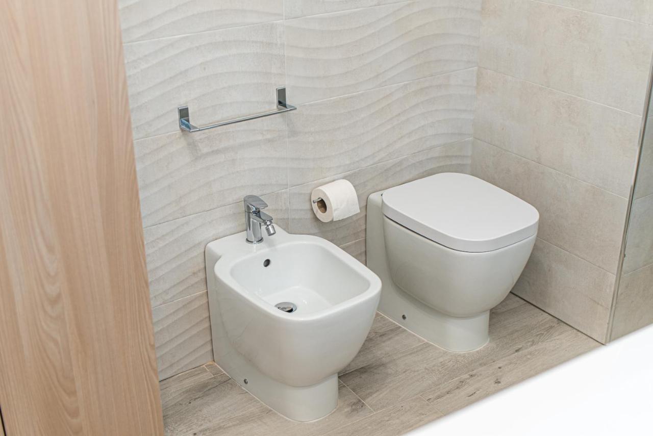 Appartamento Moderno In Centro Citta 산타가타디밀리텔로 외부 사진